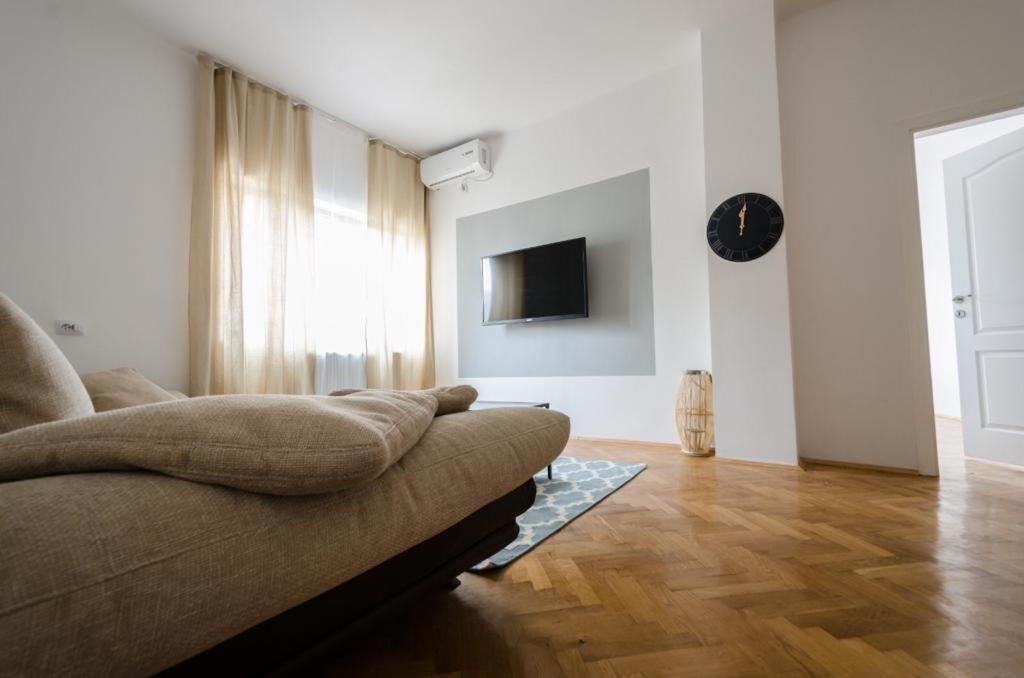 Stylized And Modern Apartment In Bucharest Exterior photo